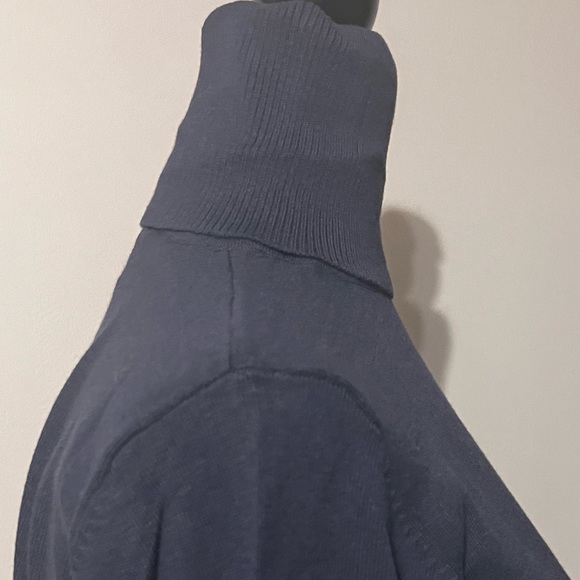 DG2 Deep Navu Blue Turtle Neck w/ Buttons on Waist and Wrists!! - Picture 9 of 11